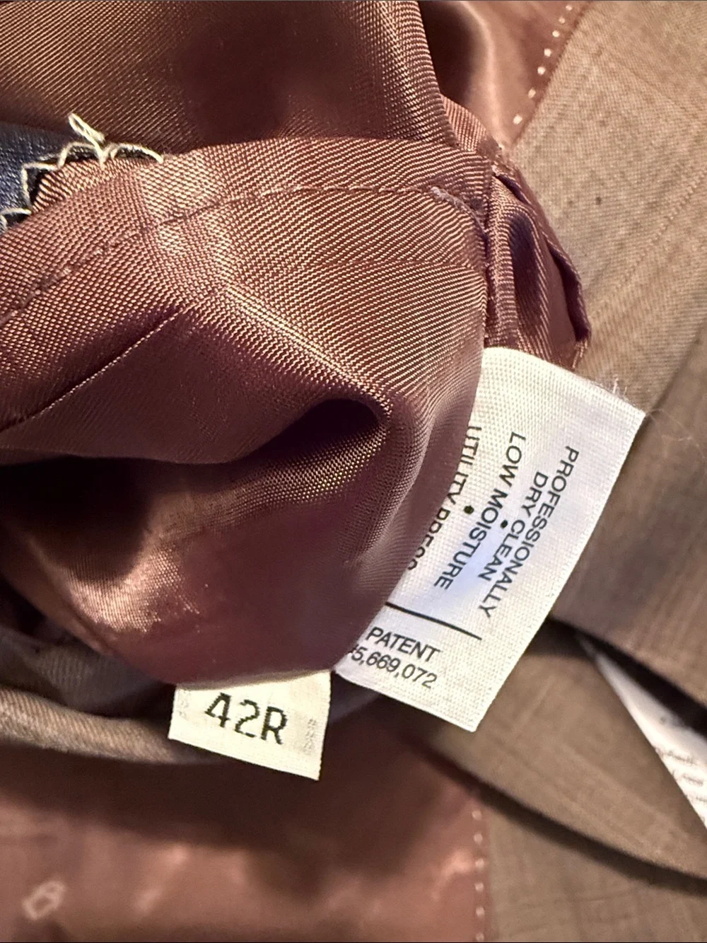 Hart Schaffner Marx sleeves plaid 30